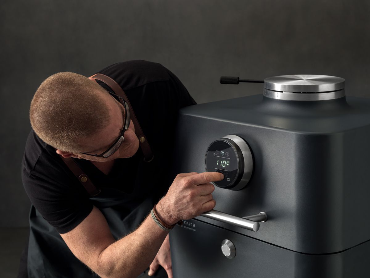 Everdure 4K Display und Bedienung