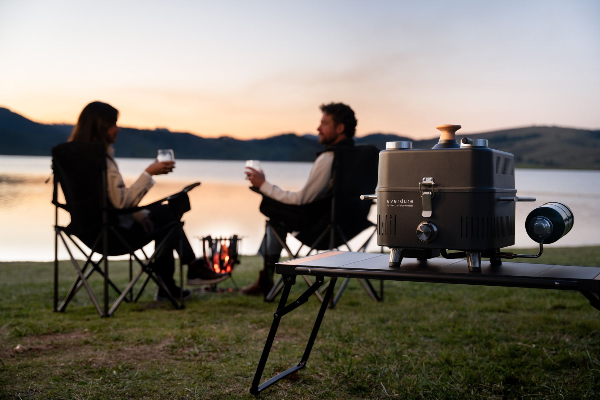 Everdure CUBE ProFlame 360 Lifestyle Outdoor