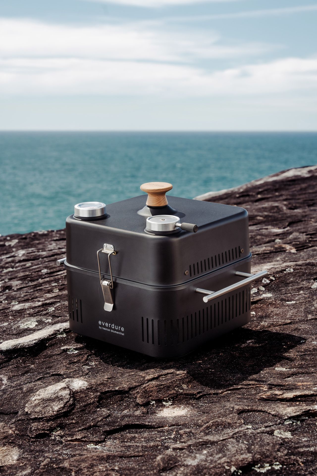 Everdure CUBE 360 Lifestyle Outdoor